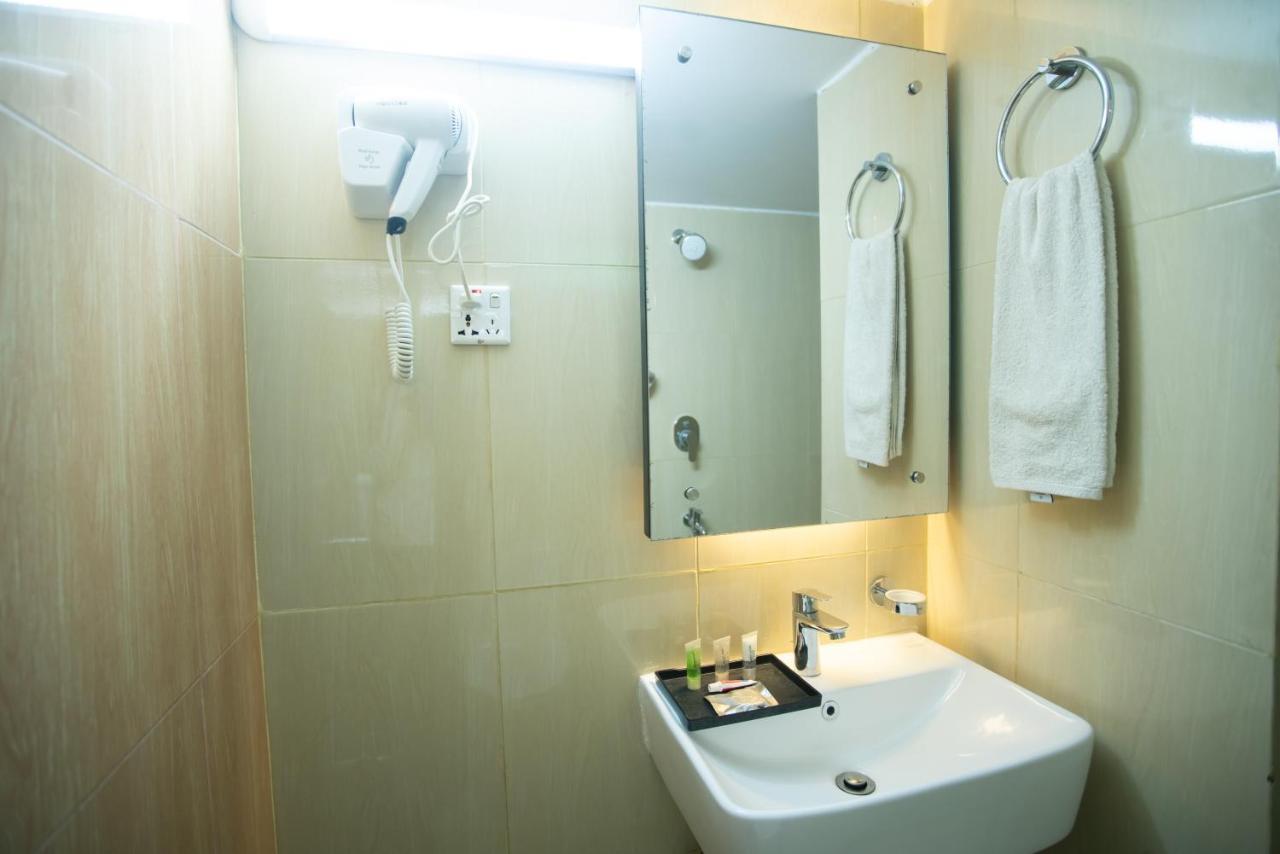 Jatra Hotel Grand Royal Dhaka Bagian luar foto
