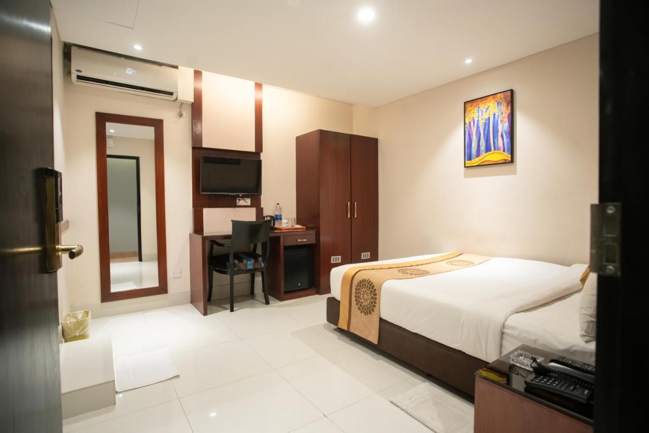 Jatra Hotel Grand Royal Dhaka Bagian luar foto